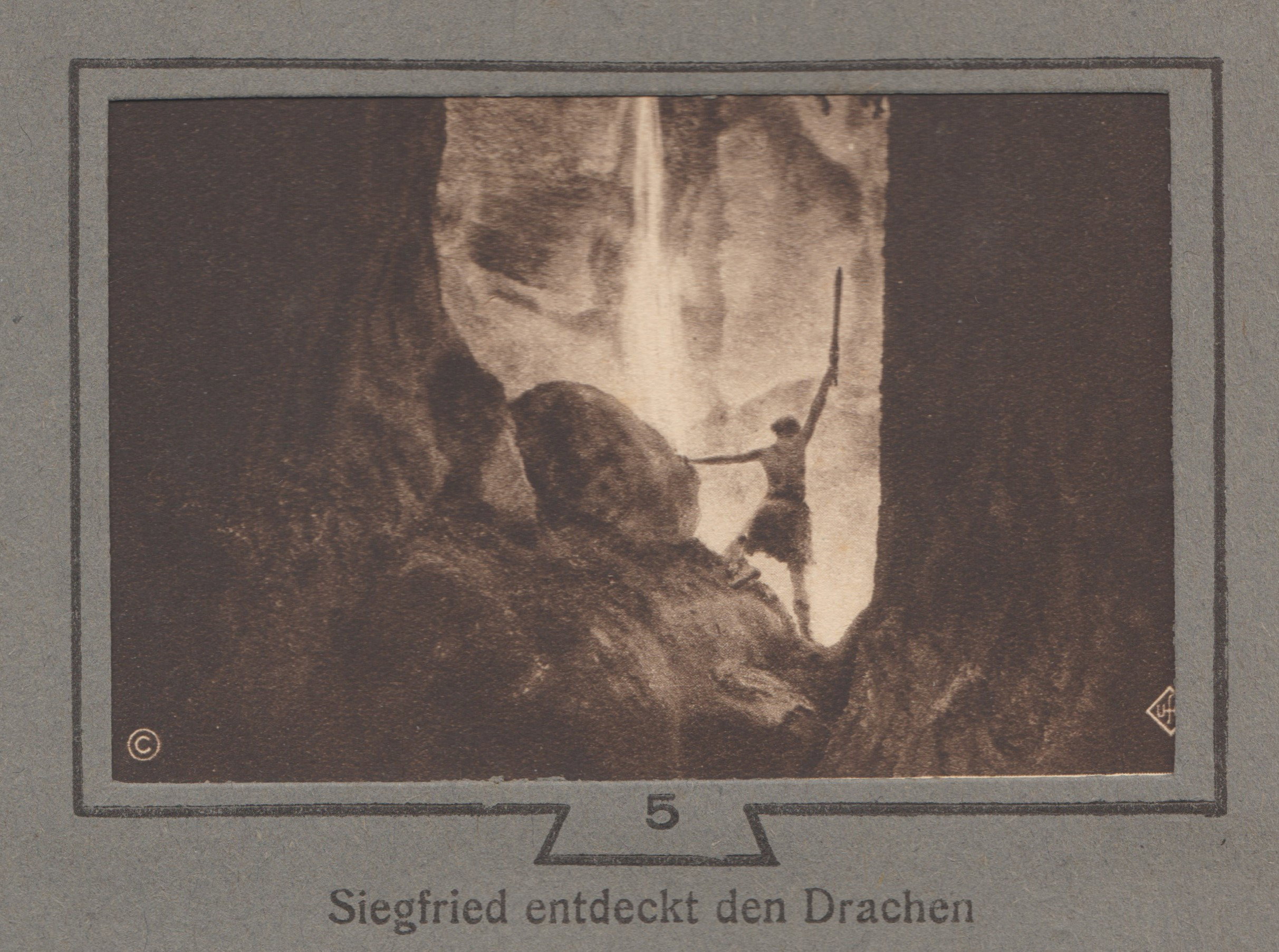 The Aesthetics of Monumentalism: The Construction of a Visual Order