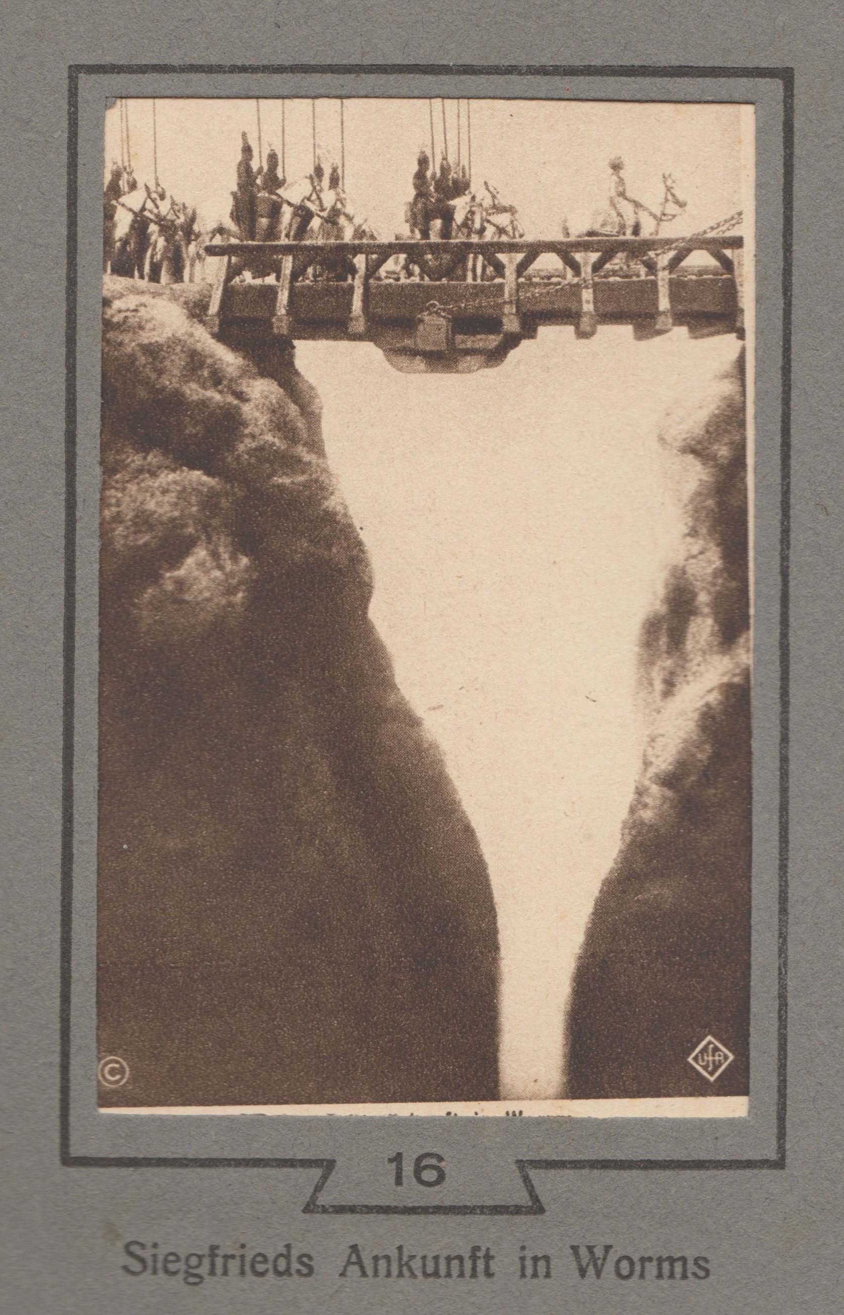 The Aesthetics of Monumentalism: The Construction of a Visual Order