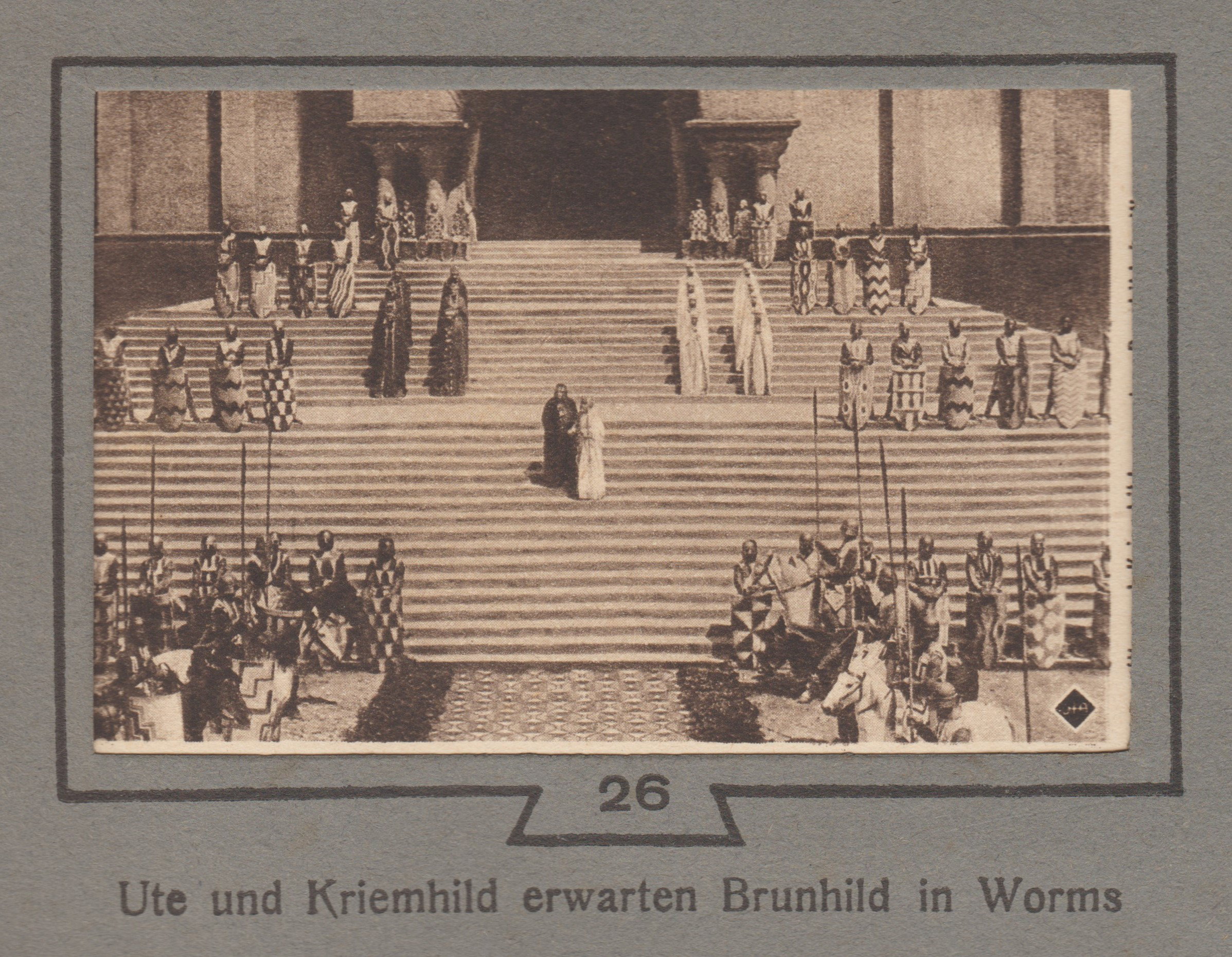 The Aesthetics of Monumentalism: The Construction of a Visual Order