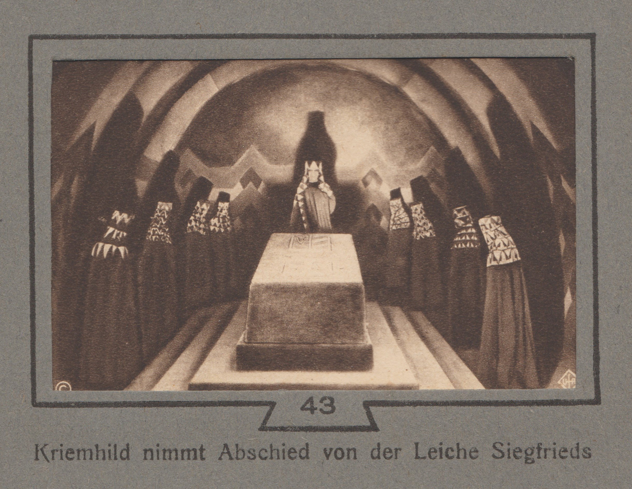 The Aesthetics of Monumentalism: The Construction of a Visual Order