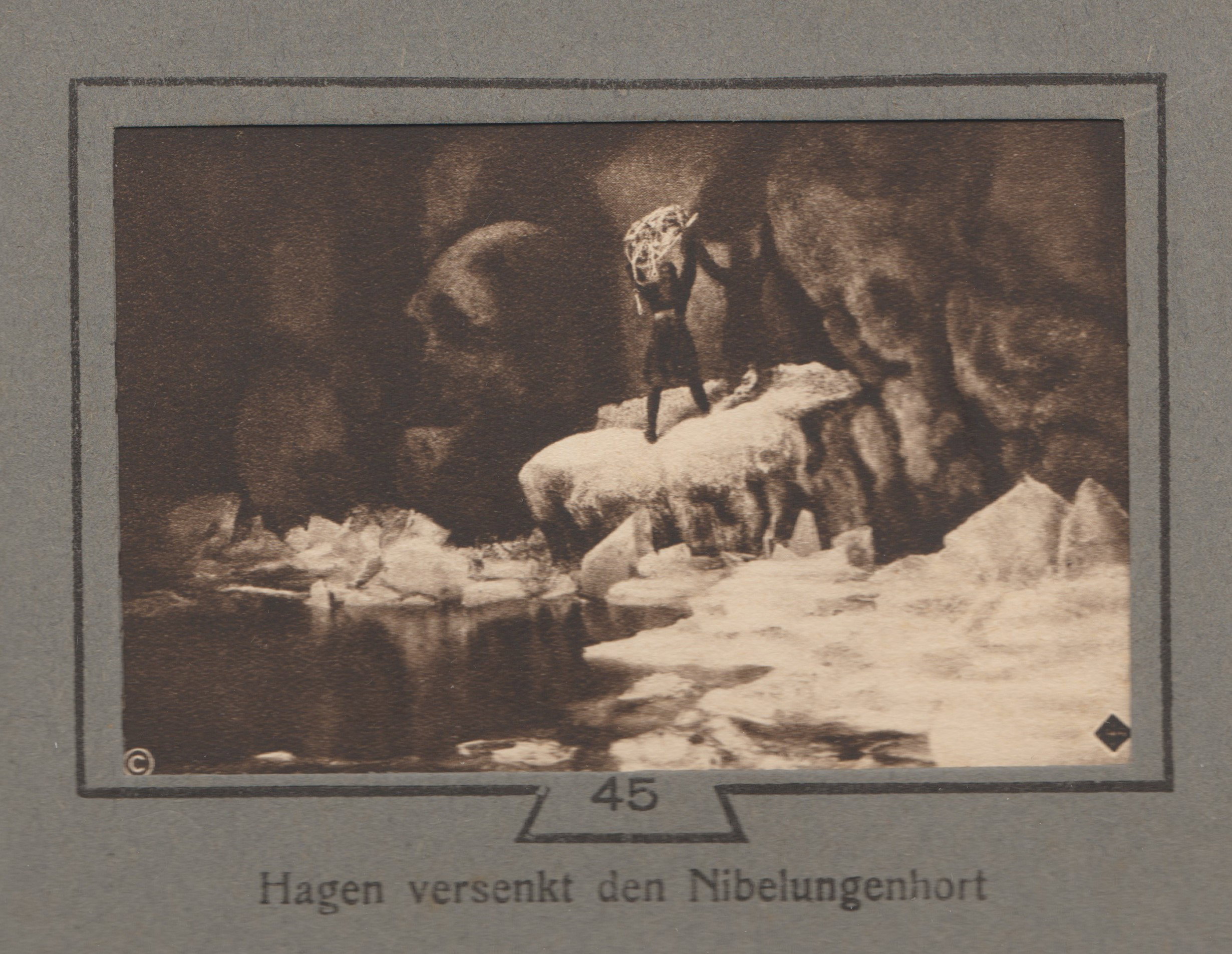 The Aesthetics of Monumentalism: The Construction of a Visual Order