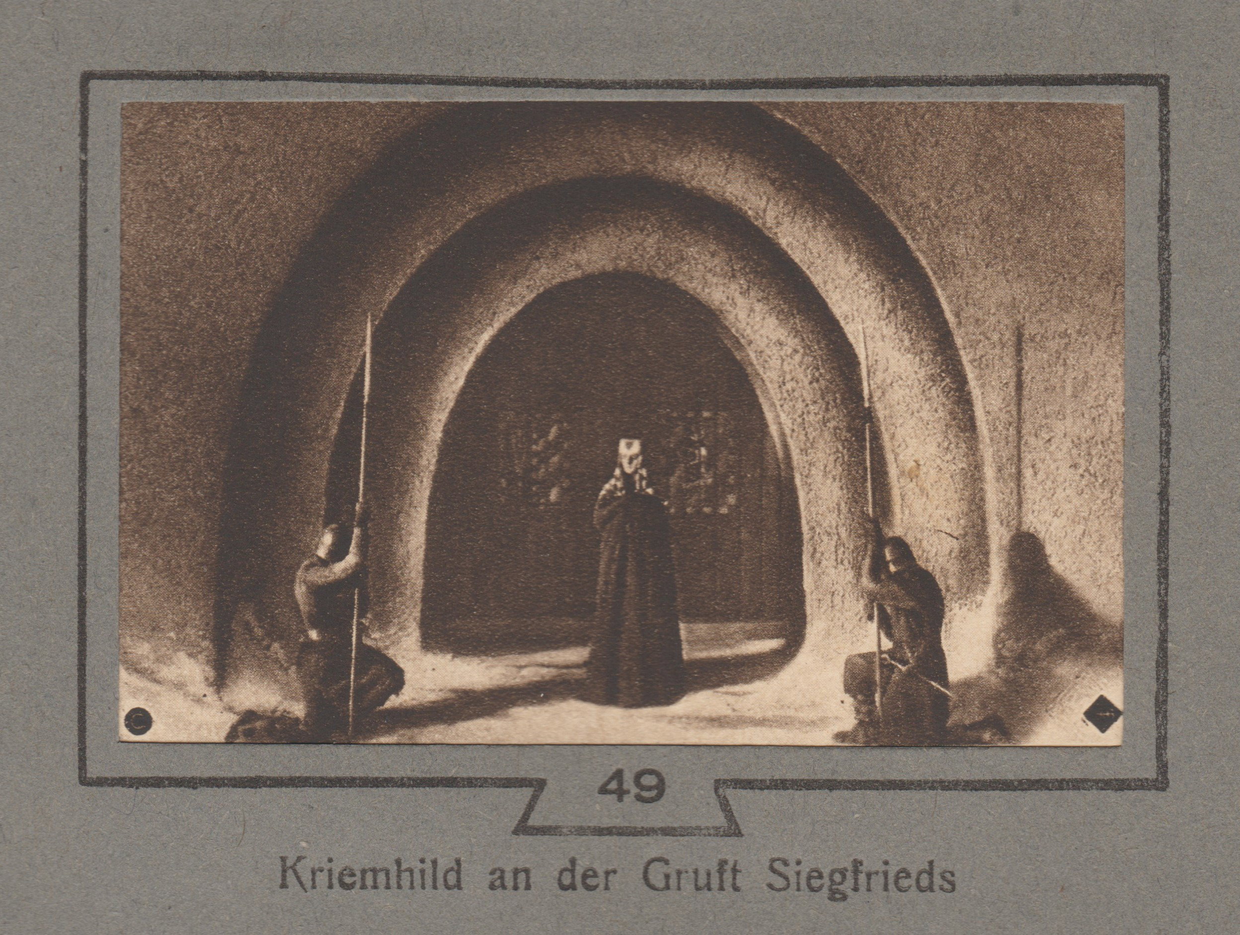 The Aesthetics of Monumentalism: The Construction of a Visual Order