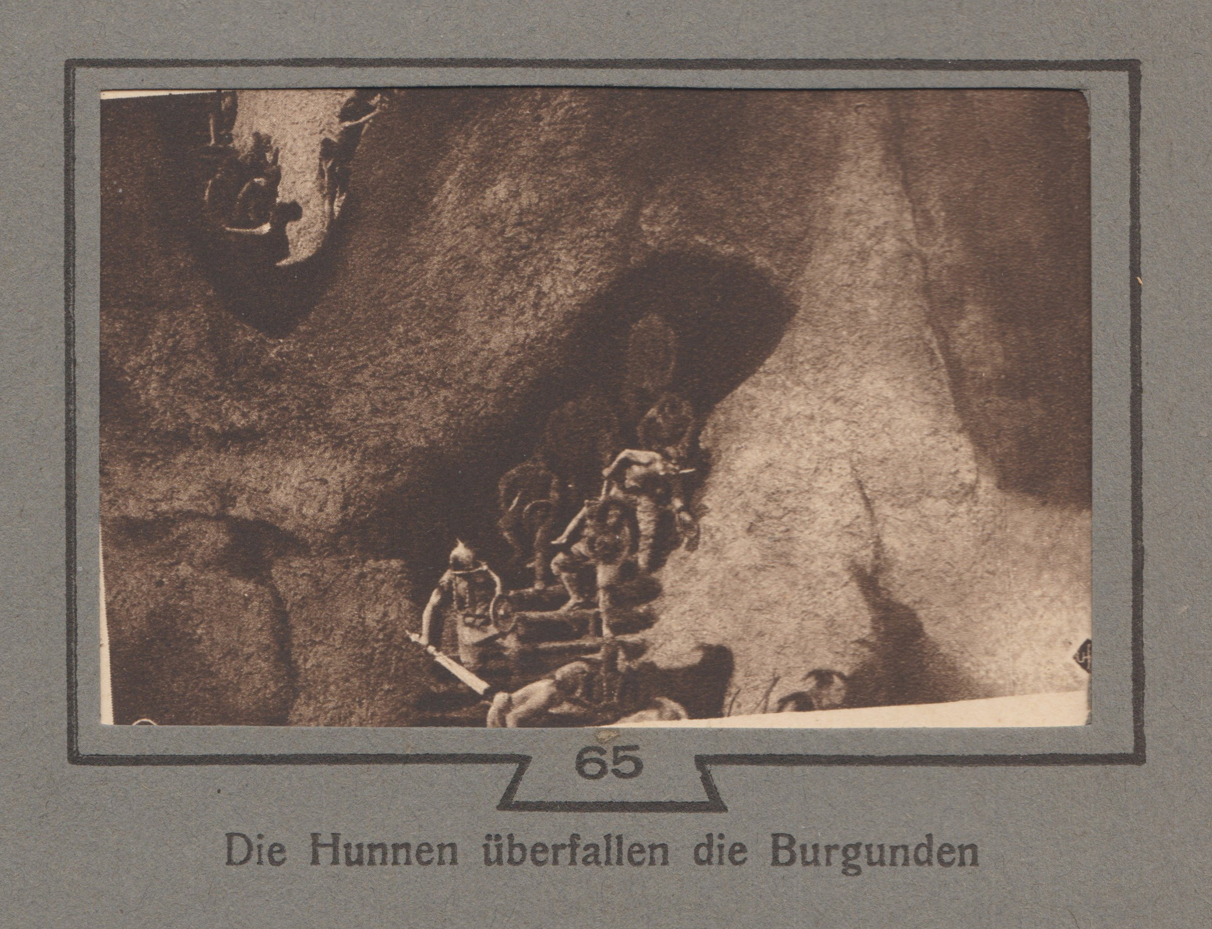 The Aesthetics of Monumentalism: The Construction of a Visual Order