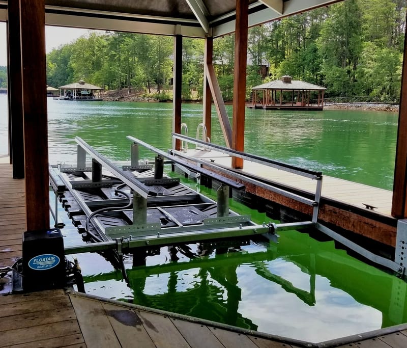 Four Corner - Floatair Boatlifts
