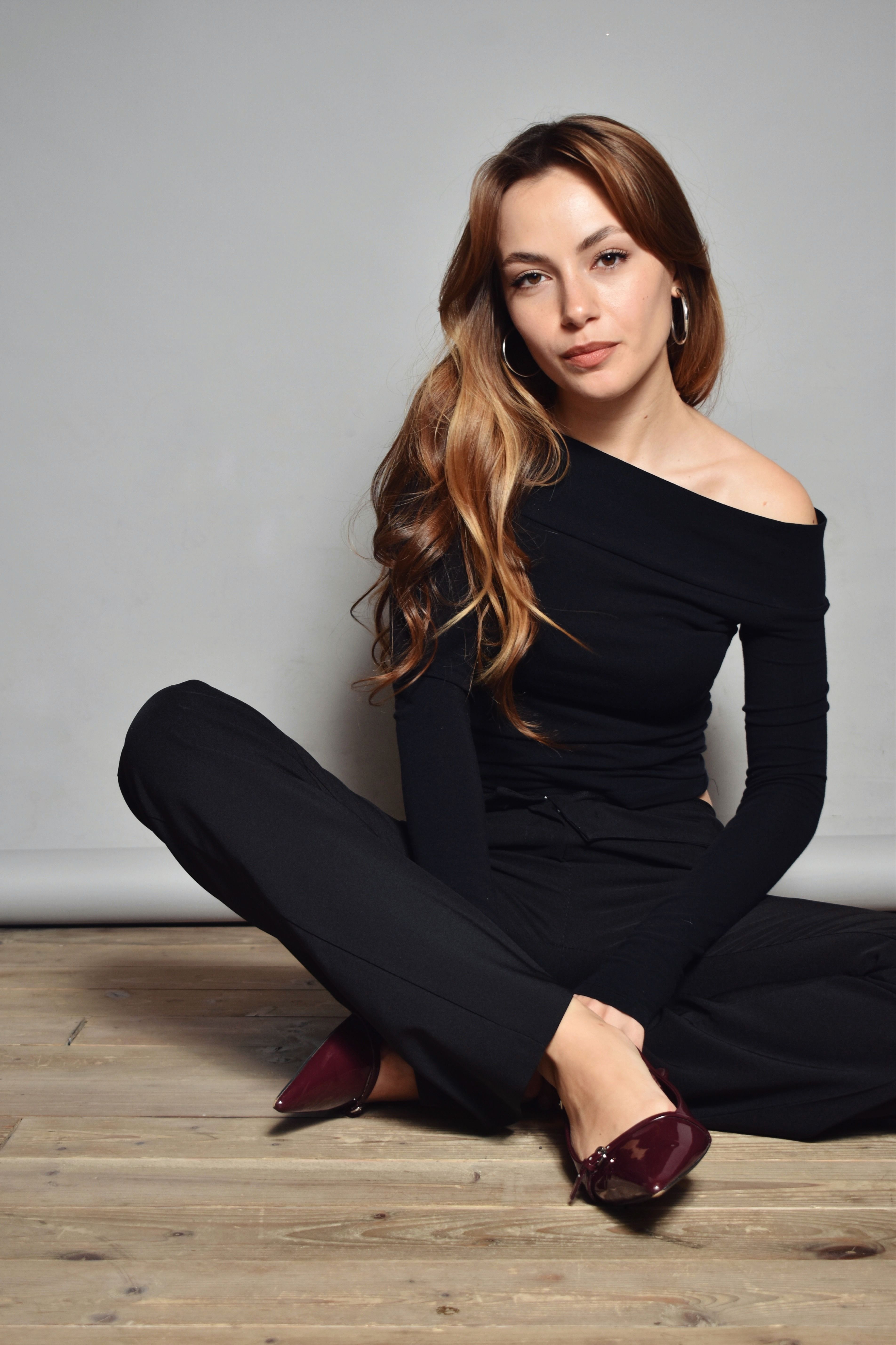 ACTRESS