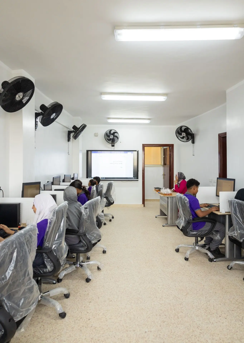 التعاون المشترك لبناء مدرسة المجتمع - مؤسسة اسطبل عنتر