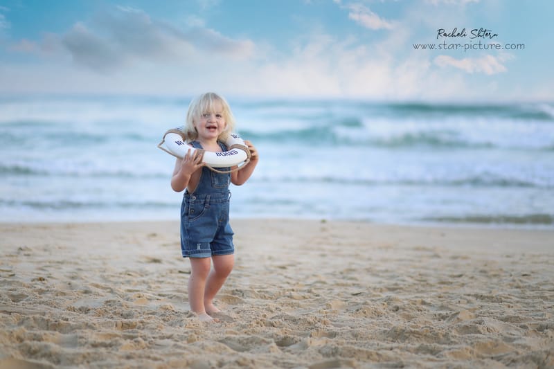 הטוהר הזה של הבונבון שבגזירת תלתל נהיה גבר קטן