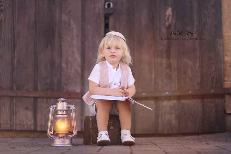 הטוהר הזה של הבונבון שבגזירת תלתל נהיה גבר קטן