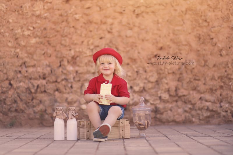 הטוהר הזה של הבונבון שבגזירת תלתל נהיה גבר קטן