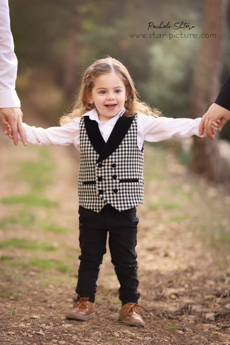 הטוהר הזה של הבונבון שבגזירת תלתל נהיה גבר קטן