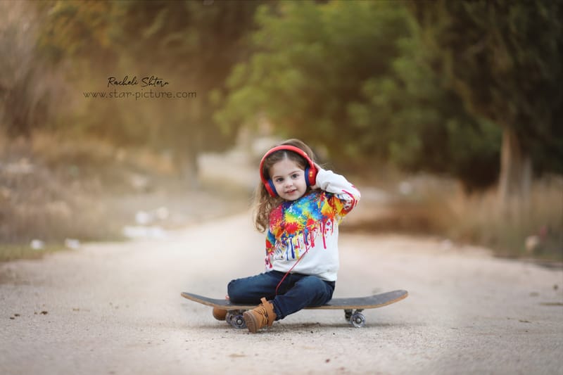 הטוהר הזה של הבונבון שבגזירת תלתל נהיה גבר קטן