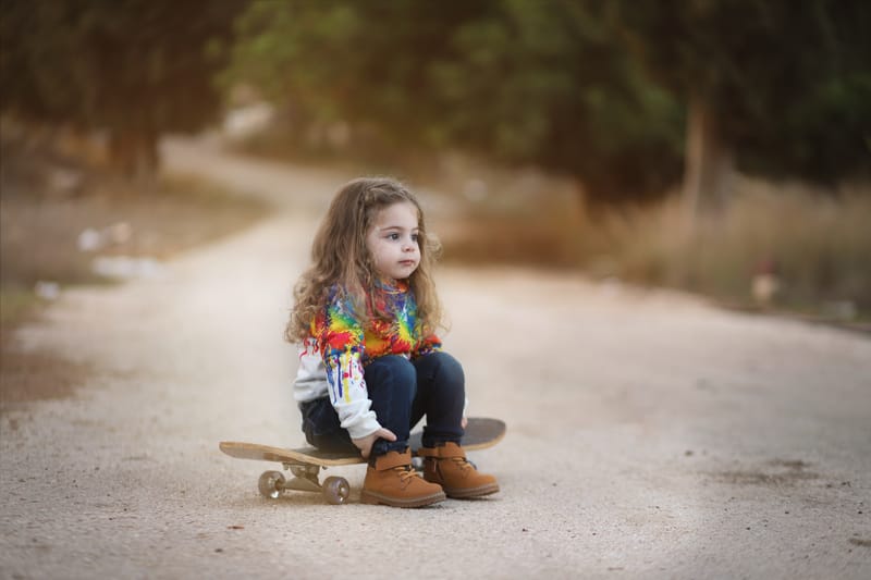 הטוהר הזה של הבונבון שבגזירת תלתל נהיה גבר קטן