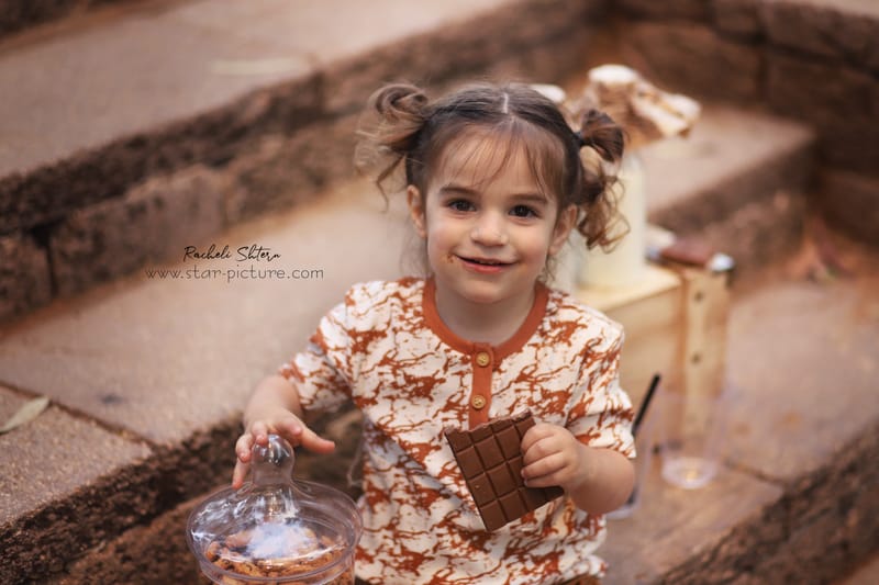 הטוהר הזה של הבונבון שבגזירת תלתל נהיה גבר קטן