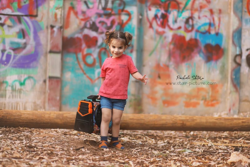 הטוהר הזה של הבונבון שבגזירת תלתל נהיה גבר קטן