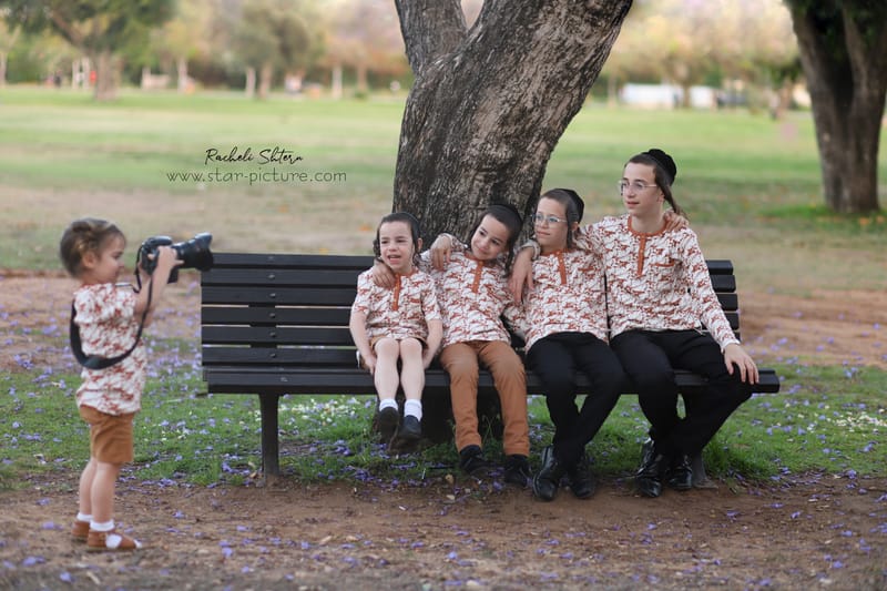 הטוהר הזה של הבונבון שבגזירת תלתל נהיה גבר קטן