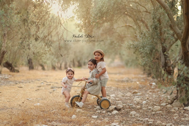 הטוהר הזה של הבונבון שבגזירת תלתל נהיה גבר קטן