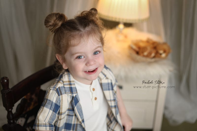 הרגע הזה שהוא עדיין שובב ותינוק , רגע לפני שהוא הופך להיות גבר קטן...