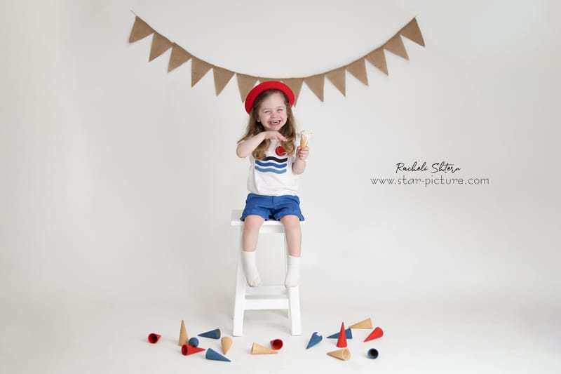 הרגע הזה שהוא עדיין שובב ותינוק , רגע לפני שהוא הופך להיות גבר קטן...