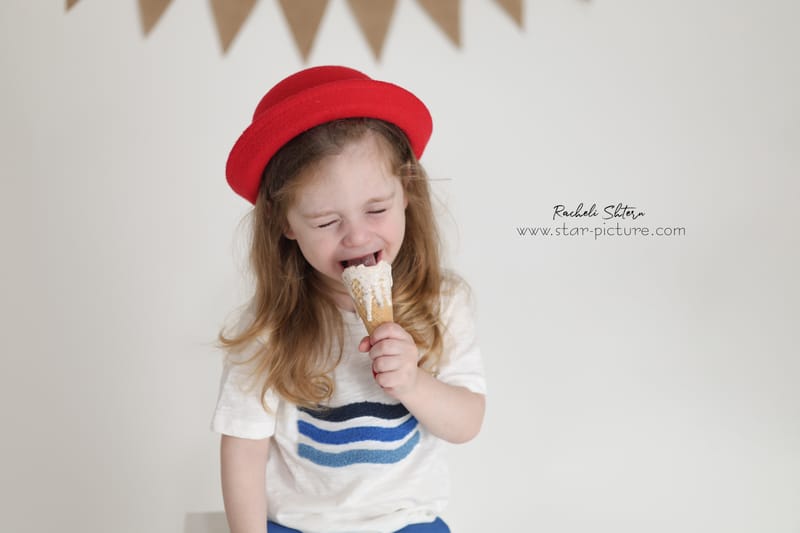 הרגע הזה שהוא עדיין שובב ותינוק , רגע לפני שהוא הופך להיות גבר קטן...