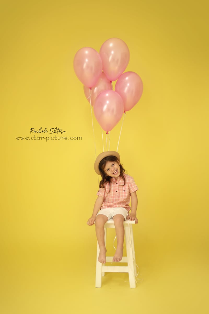 הרגע הזה שהוא עדיין שובב ותינוק , רגע לפני שהוא הופך להיות גבר קטן...