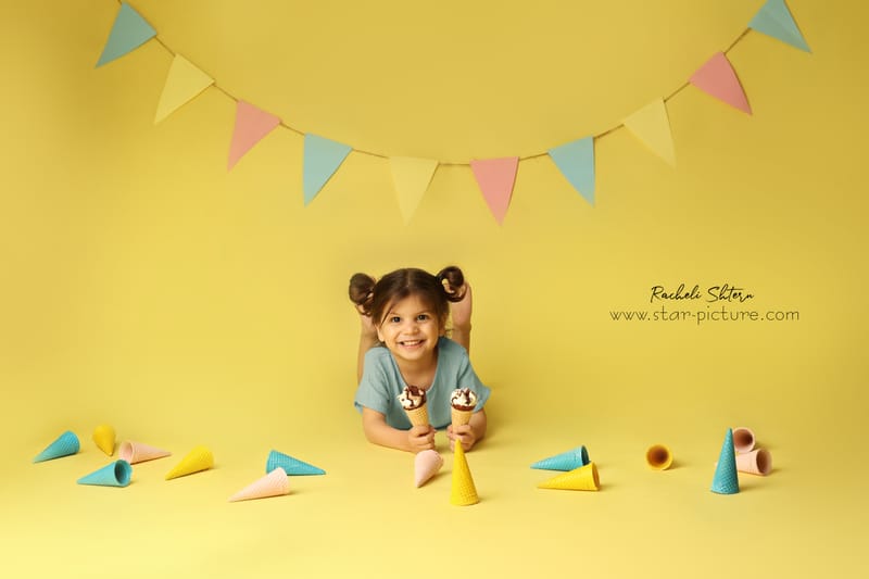 הרגע הזה שהוא עדיין שובב ותינוק , רגע לפני שהוא הופך להיות גבר קטן...