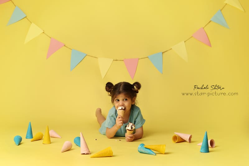 הרגע הזה שהוא עדיין שובב ותינוק , רגע לפני שהוא הופך להיות גבר קטן...