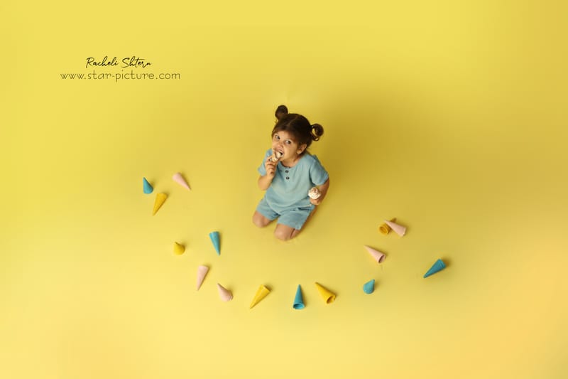 הרגע הזה שהוא עדיין שובב ותינוק , רגע לפני שהוא הופך להיות גבר קטן...