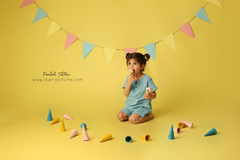 הרגע הזה שהוא עדיין שובב ותינוק , רגע לפני שהוא הופך להיות גבר קטן...