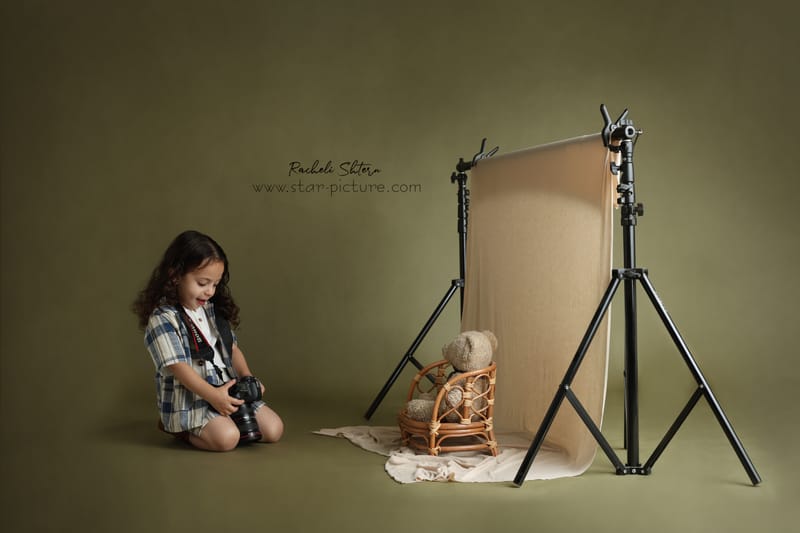 הרגע הזה שהוא עדיין שובב ותינוק , רגע לפני שהוא הופך להיות גבר קטן...