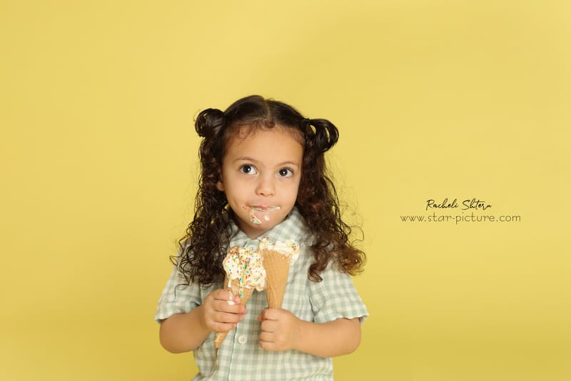 הרגע הזה שהוא עדיין שובב ותינוק , רגע לפני שהוא הופך להיות גבר קטן...