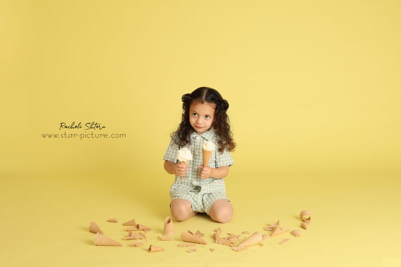 הרגע הזה שהוא עדיין שובב ותינוק , רגע לפני שהוא הופך להיות גבר קטן...