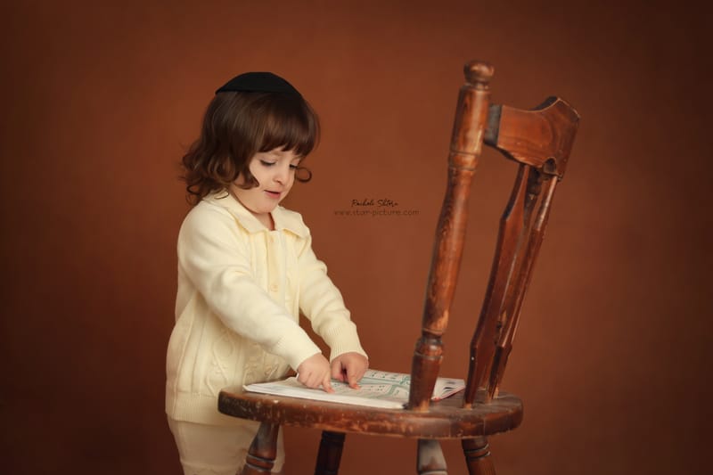 הרגע הזה שהוא עדיין שובב ותינוק , רגע לפני שהוא הופך להיות גבר קטן...