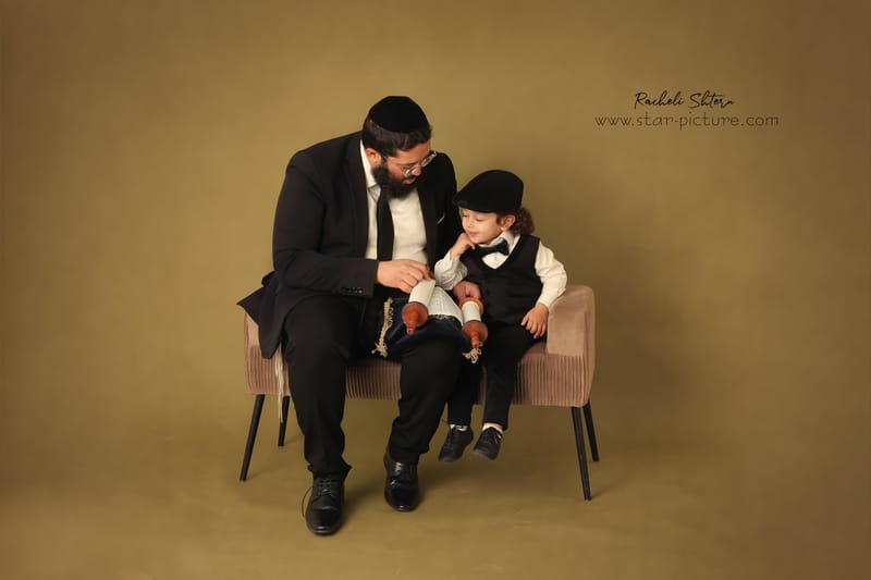 הרגע הזה שהוא עדיין שובב ותינוק , רגע לפני שהוא הופך להיות גבר קטן...