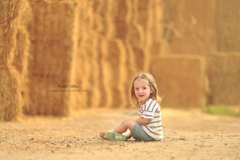 הטוהר הזה של הבונבון שבגזירת תלתל נהיה גבר קטן