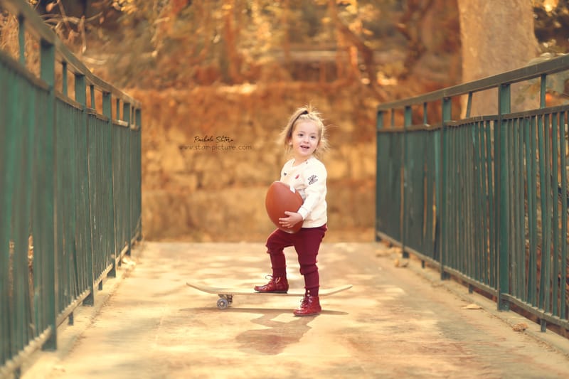 הטוהר הזה של הבונבון שבגזירת תלתל נהיה גבר קטן