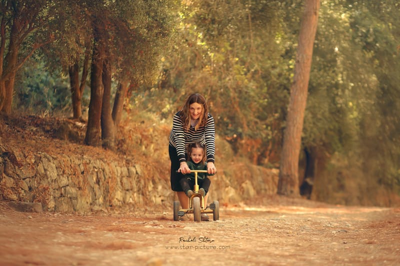 הטוהר הזה של הבונבון שבגזירת תלתל נהיה גבר קטן