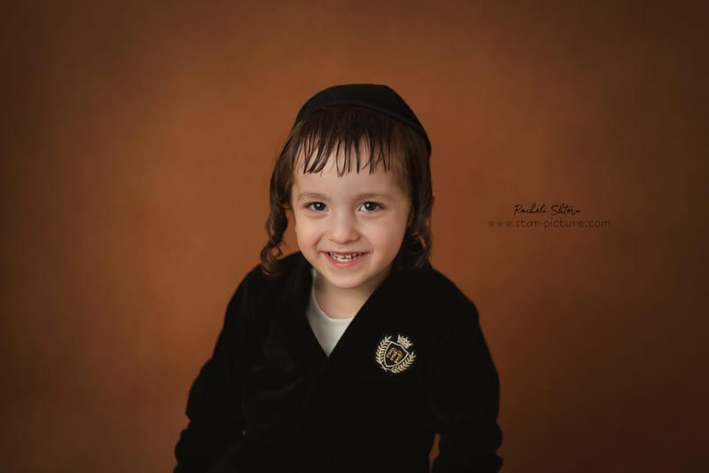 הרגע הזה שהוא עדיין שובב ותינוק , רגע לפני שהוא הופך להיות גבר קטן...