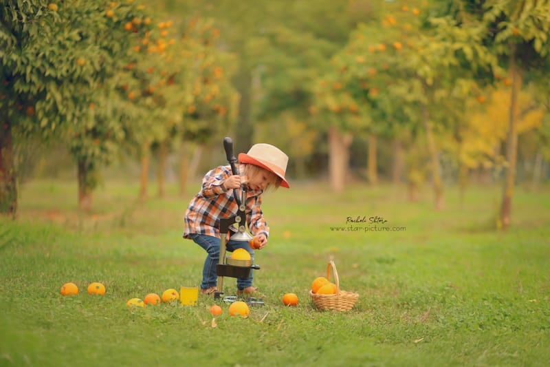 הטוהר הזה של הבונבון שבגזירת תלתל נהיה גבר קטן