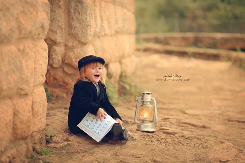 הטוהר הזה של הבונבון שבגזירת תלתל נהיה גבר קטן