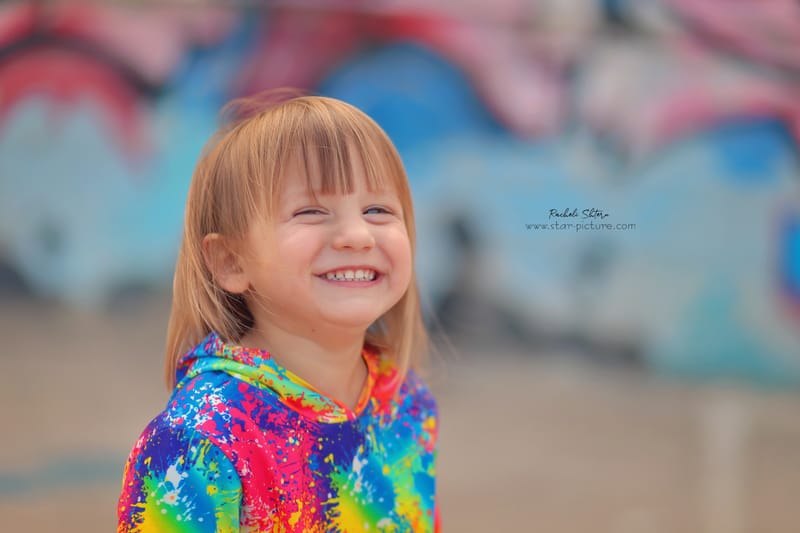 הטוהר הזה של הבונבון שבגזירת תלתל נהיה גבר קטן