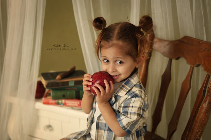 הרגע הזה שהוא עדיין שובב ותינוק , רגע לפני שהוא הופך להיות גבר קטן...