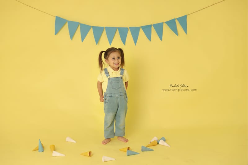 הרגע הזה שהוא עדיין שובב ותינוק , רגע לפני שהוא הופך להיות גבר קטן...