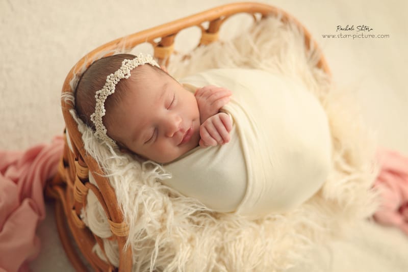 צבעים טבעיים זה פשוט לתת לרוך לדבר... לתת לפרצוף הרך והזעיר את כל תשומת הלב בפריים...