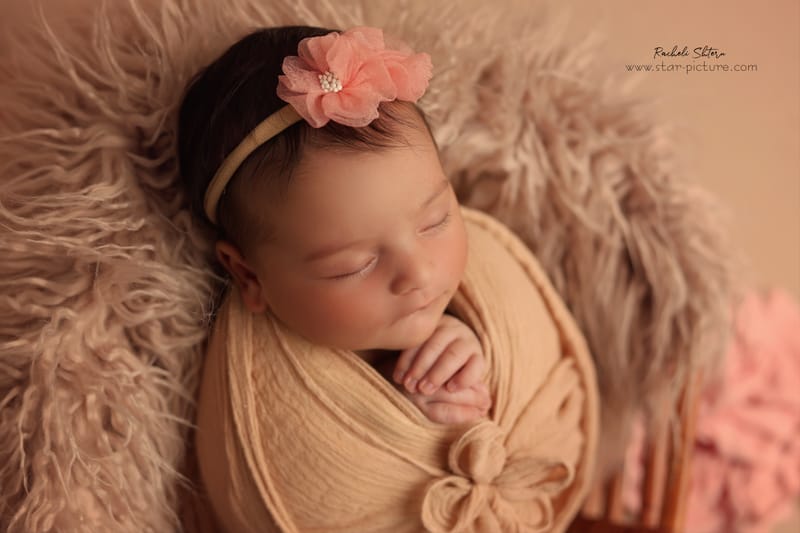 צבעים טבעיים זה פשוט לתת לרוך לדבר... לתת לפרצוף הרך והזעיר את כל תשומת הלב בפריים...