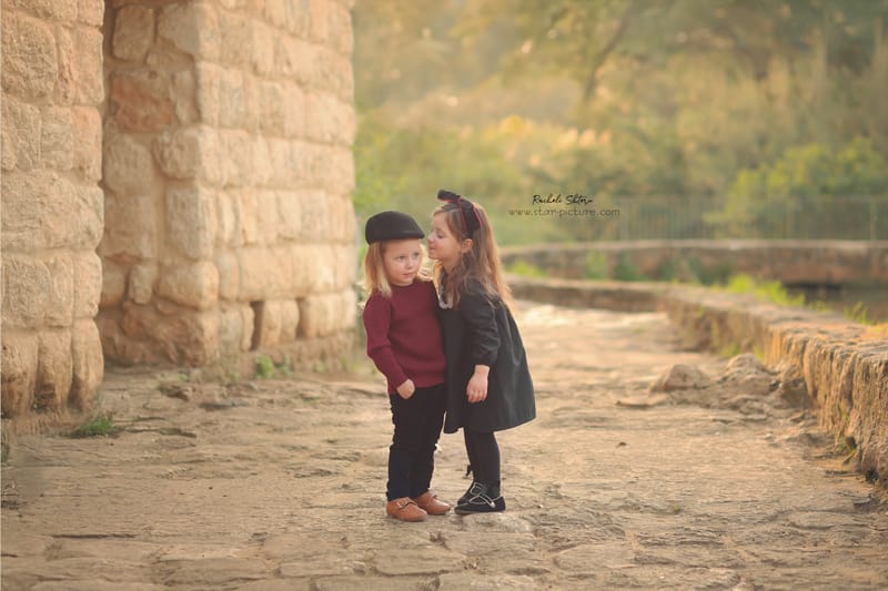 הטוהר הזה של הבונבון שבגזירת תלתל נהיה גבר קטן