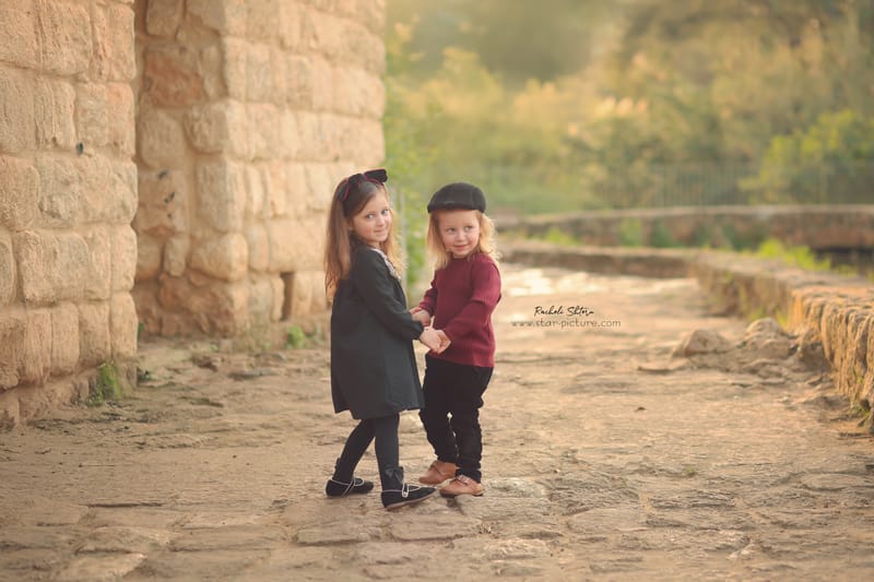 הטוהר הזה של הבונבון שבגזירת תלתל נהיה גבר קטן