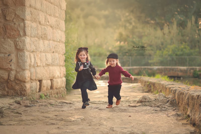 הטוהר הזה של הבונבון שבגזירת תלתל נהיה גבר קטן