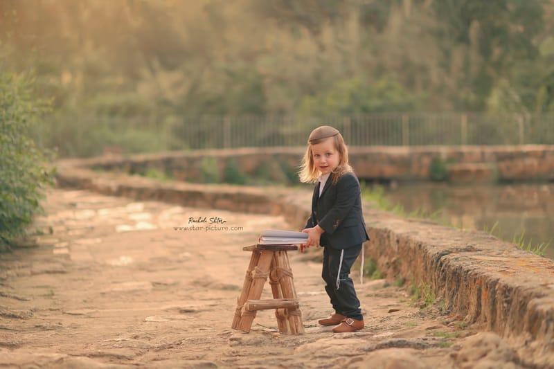 הטוהר הזה של הבונבון שבגזירת תלתל נהיה גבר קטן