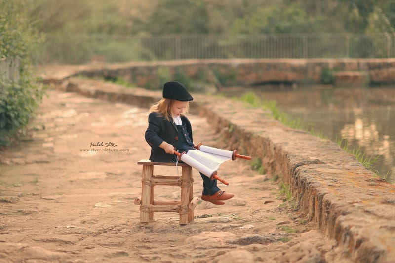 הטוהר הזה של הבונבון שבגזירת תלתל נהיה גבר קטן