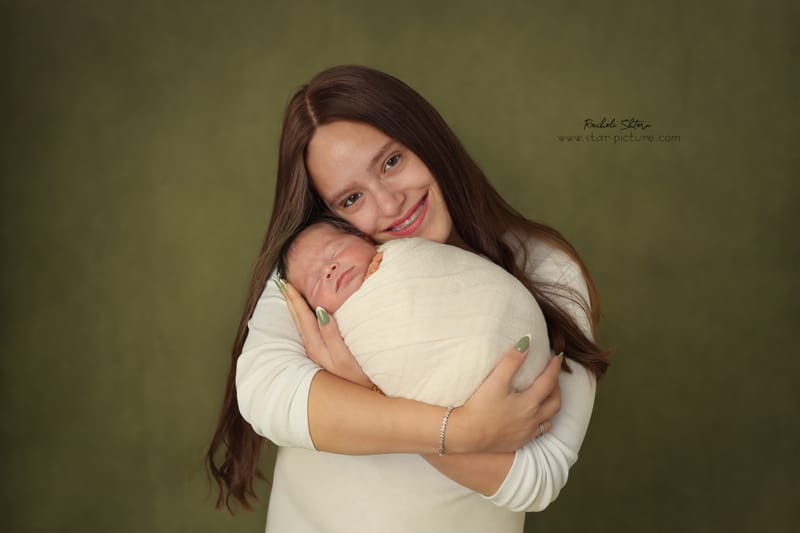 ניו בורן עם אחים והורים